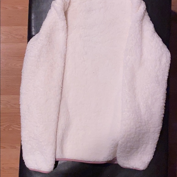 NWOT Fleece pullover half zip Sherpa look. - Picture 8 of 8